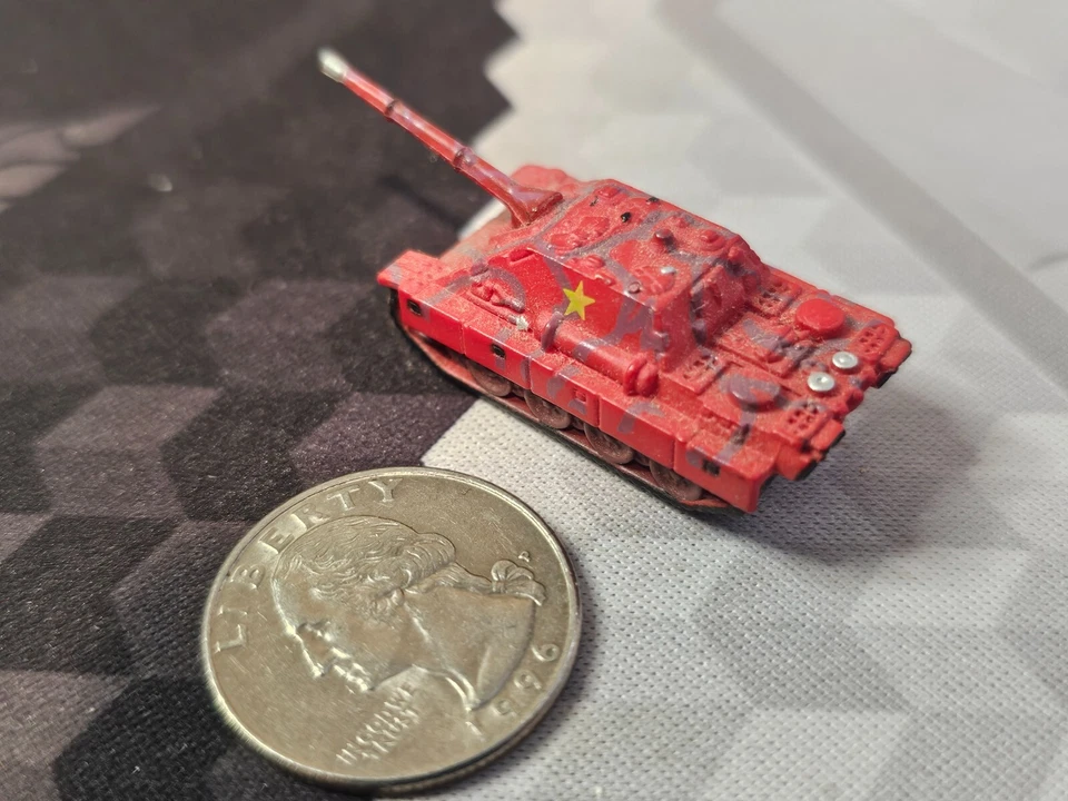 Micro Machines WWII German JAGDPANTHER V Tank Red Camo - Image 2 of 4