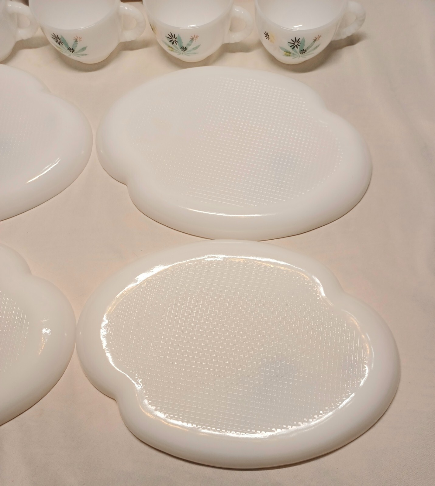 Vtg The Federal Glass Co. Atomic Flower Patio Snack Set For 4 In