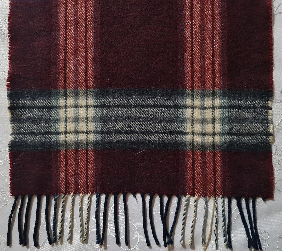 BUFANDA ESCOCIA VINTAGE AUTÉNTICA A CUADROS NEGRA ROJA 100% CACHEMIRA FLECOS LARGOS PARA HOMBRE Foto 2 de 3