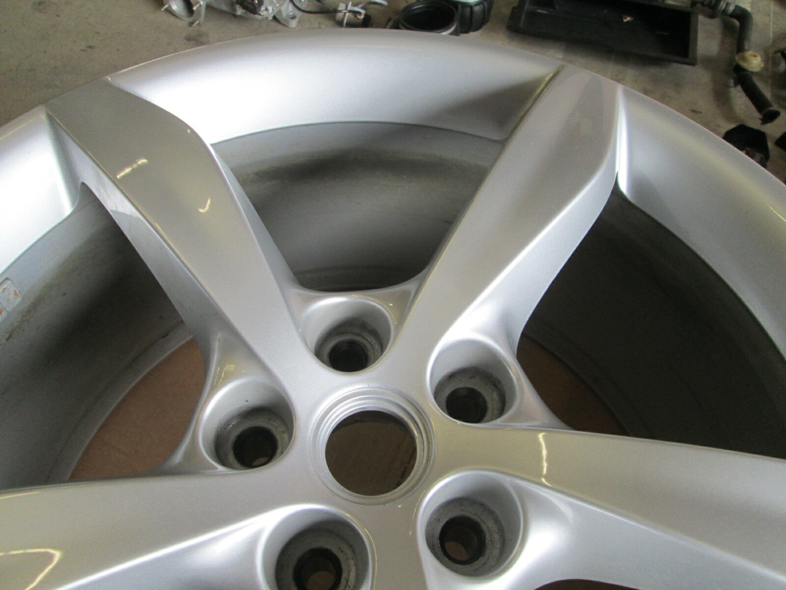 Ferrari Portofino Rear Alloy Silver Wheel / Rim  # 336551