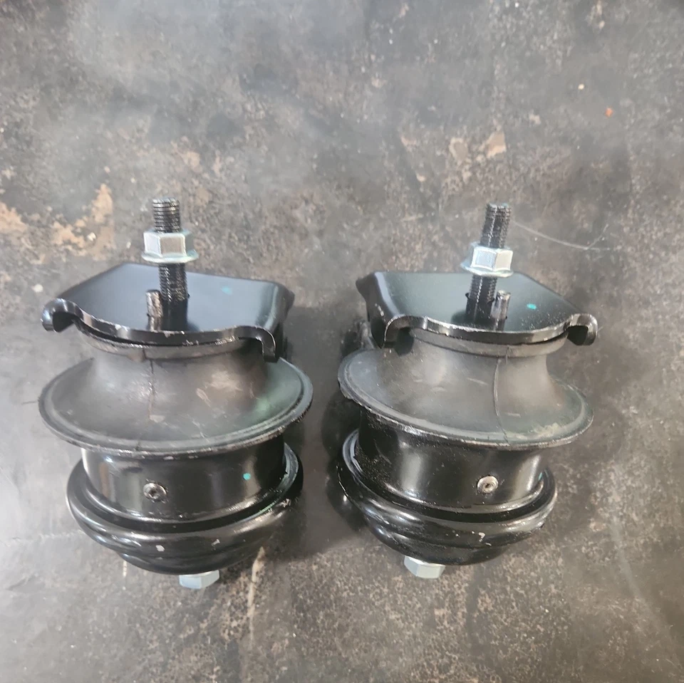 Montaje de motor delantero L & R para 03-07 Infiniti G35 / 03-08 FX35 3,5 L Foto 4 de 4