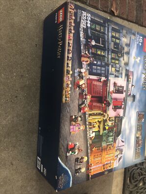 LEGO 75978 Harry Potter Series Diagon Alley New Sealed Wear Outer