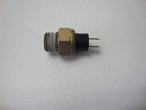 Thermoschalter Lüfterschalter Schalter Kühlerlüfter SWITCH FAN KSR - MOTO 125 TR