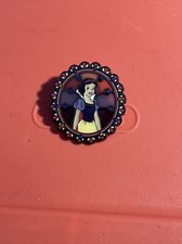 Bolso Loungefly Disney Princesa Blancanieves Broche Gema Prendedor Ciego Caja