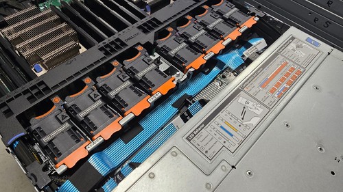 Dell R640 2x Gold 6262 24Core 512GB RAM 10SFF (8SFF NVME) 4x NEW Dell 1.92TB NVM - Bild 3 von 10