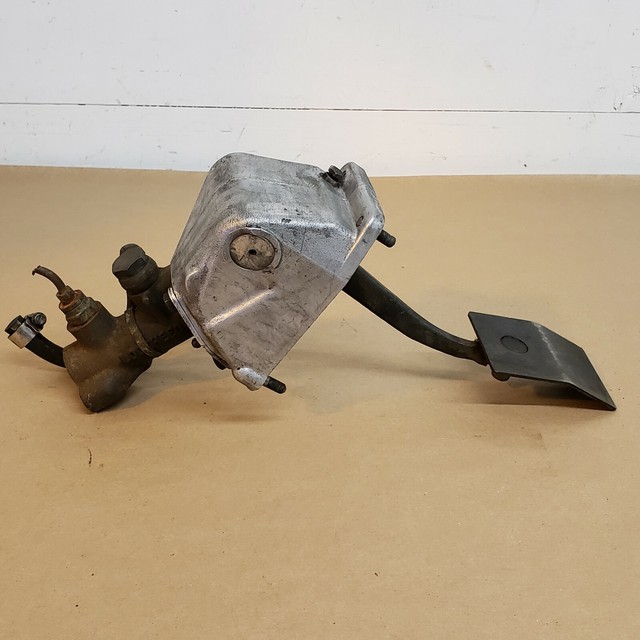 Jaguar XKE EType 4.2 Brake Pedal Box Housing C25290 with Master