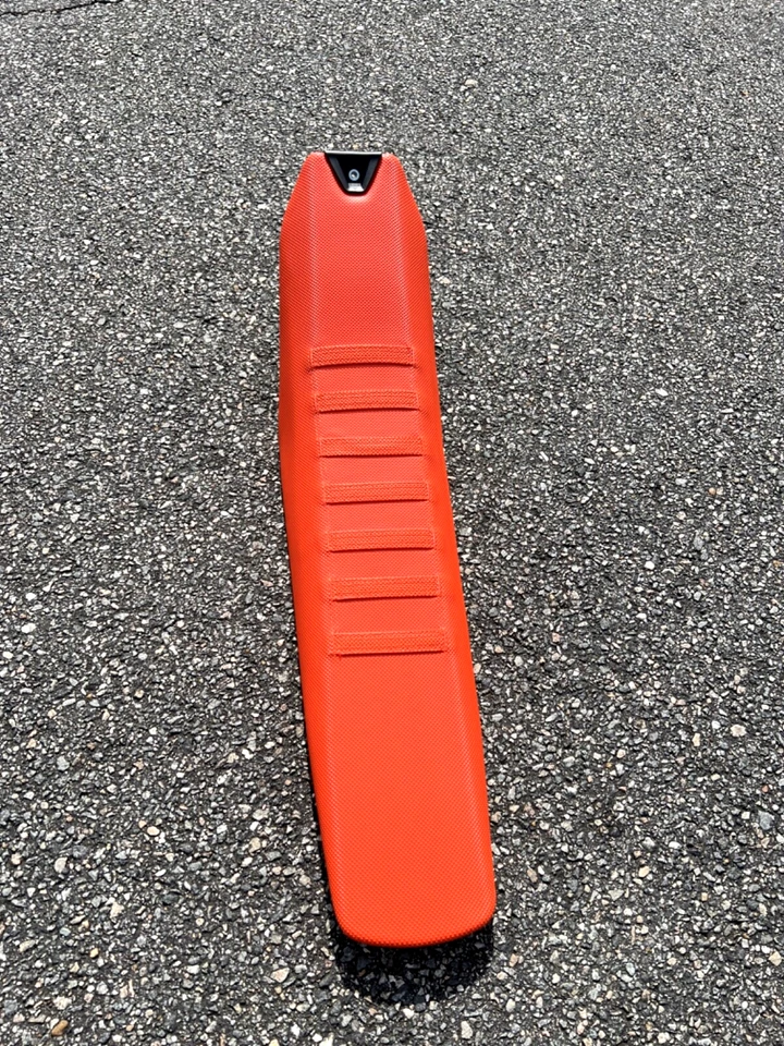 KTM SX125 / 250 / 300 23-25 ASIENTO COMPLETO NUEVO SX125 SXF350 SXF450 SX250 SXF250 Foto 2 de 4