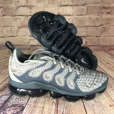 vapormax plus wolf grey dark grey