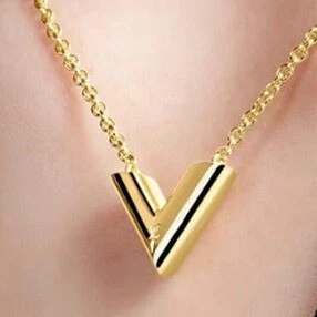 LOUIS VUITTON（LV） Collana LOUIS VUITTON Essential V M80137 metallo oro