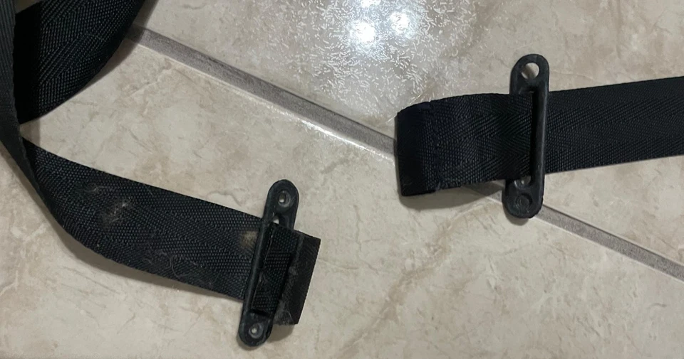 Marco metálico ventana trasera superior convertible 80-93 VW Rabbit Cabriolet MK1 Foto 4 de 4