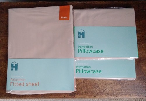 Sainsburys Polycotton Single Light Brown Fitted Sheet (90x190cm)+ 2 Pillow Cases - Picture 1 of 13