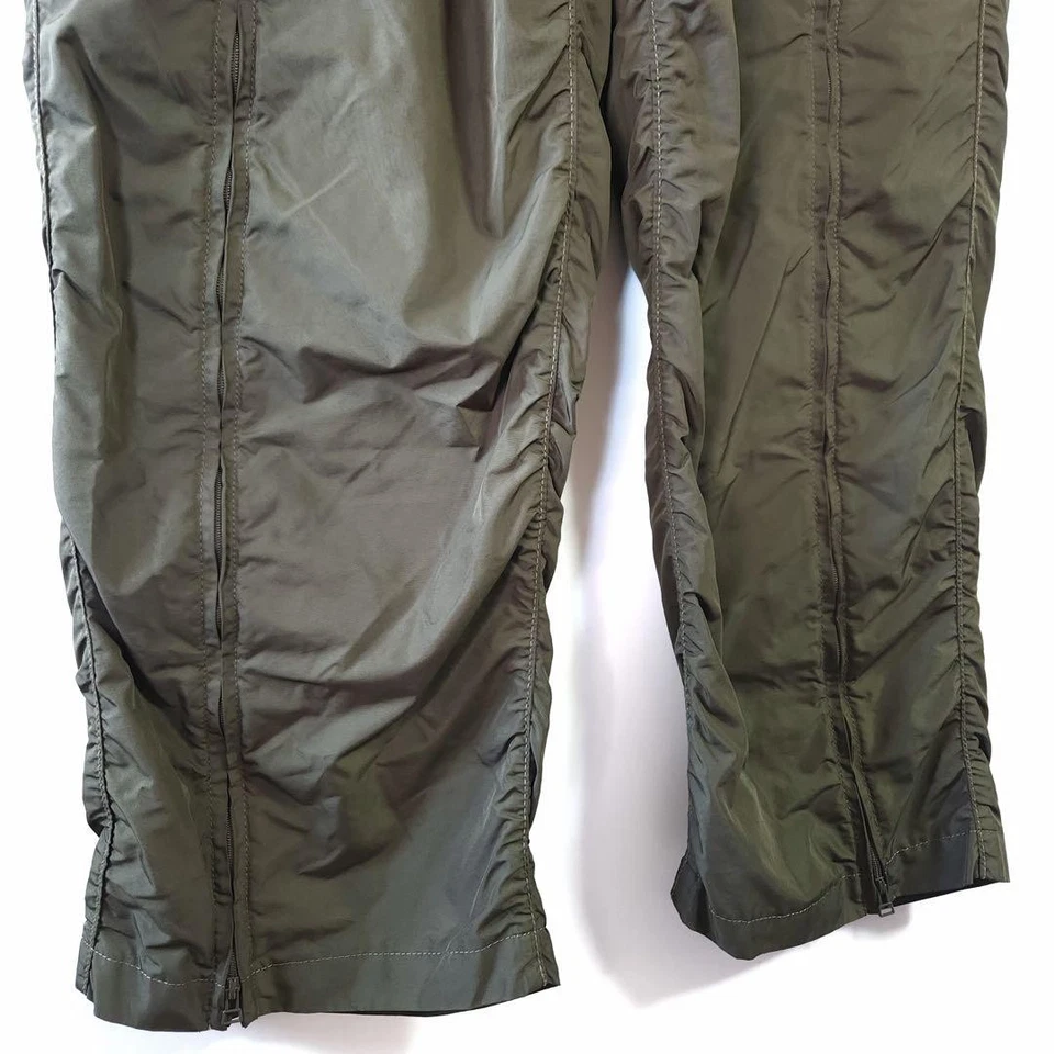 PANTALONES DE PARACAÍDAS USADOS 09AW ISSEY MIYAKE HOMBRE CAQUI BUENOS Foto 3 de 4