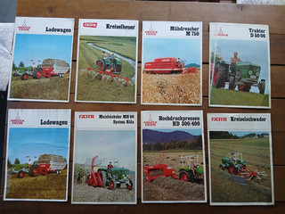 8 alte original Deutz Fahr Landmaschinen und Prospekte an