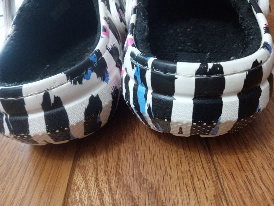 Crocs классический с подкладкой сабо туфли мужской размер 9 женщин 11 белый леопард печать нечеткий - Изображение 4 из 4