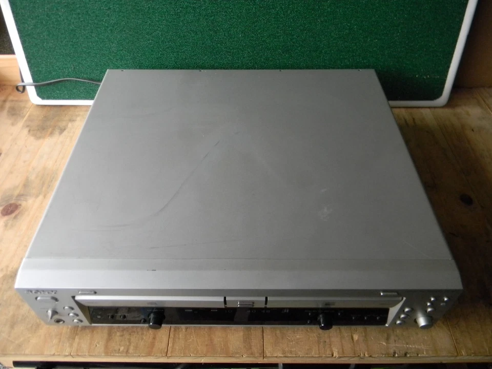 Sony RCD-W100 Twin Tray CD Player and Recorder - Image 4 of 4