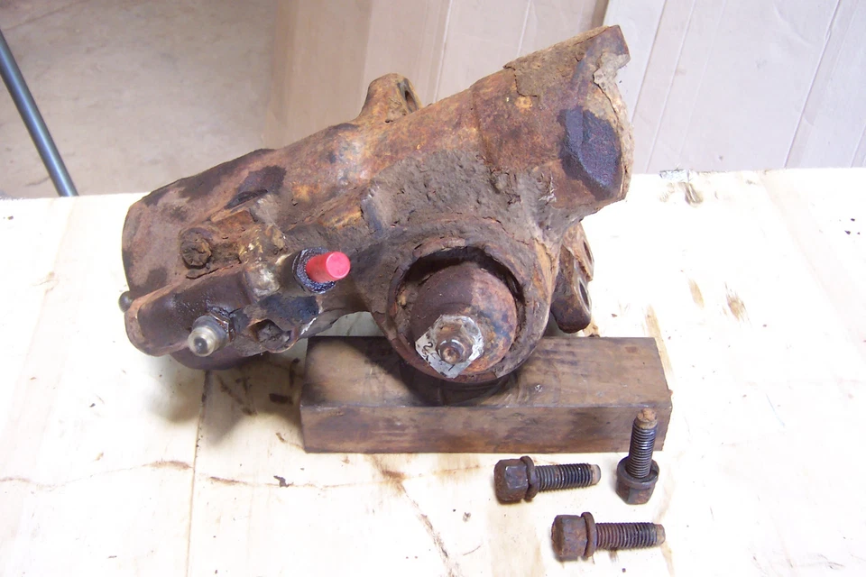 1972 & Other Dodge Charger Power Steering Box W/Nut, Washer & Bolts - Image 3 of 4