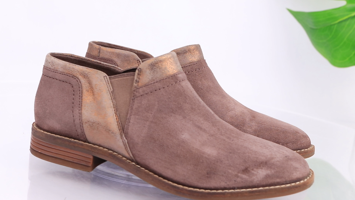 Clarks Women's Camzin Mix Boot Size Chelsea Shootie Taupe Suede Metallic