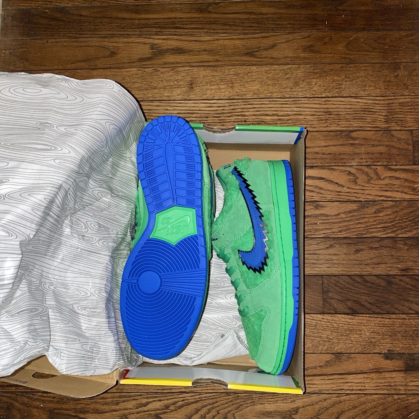 Size 10.5 - Nike SB Dunk Low x Grateful Dead Green Bear 2020 image 5