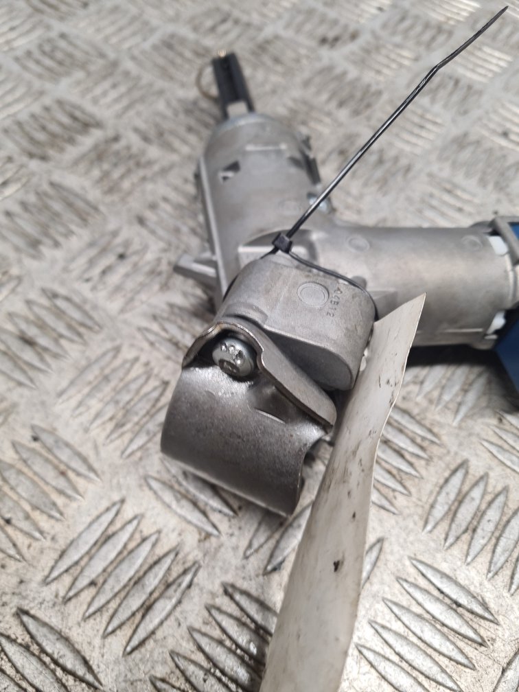 MK7.5 FORD FIESTA IGNITION BARREL AND KEY 8V513F880CG 20122017 eBay