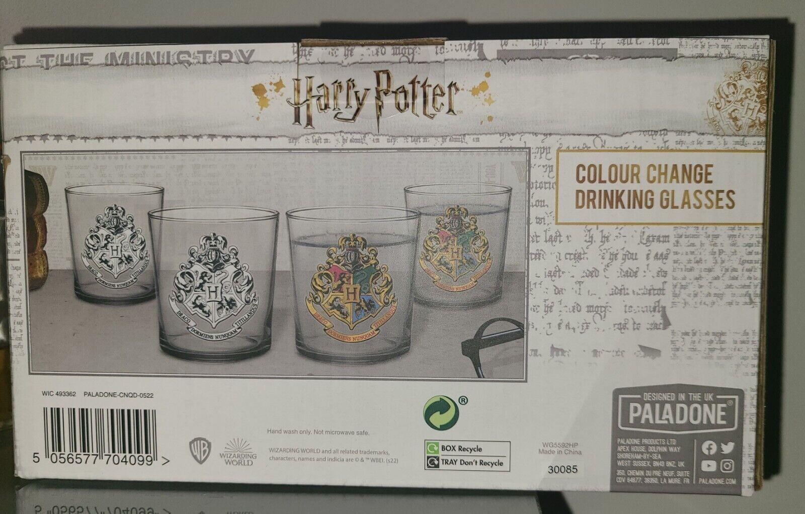 NIB Harry Potter Color Changing Glasses 2 Piece Set. 10.14oz Glasses