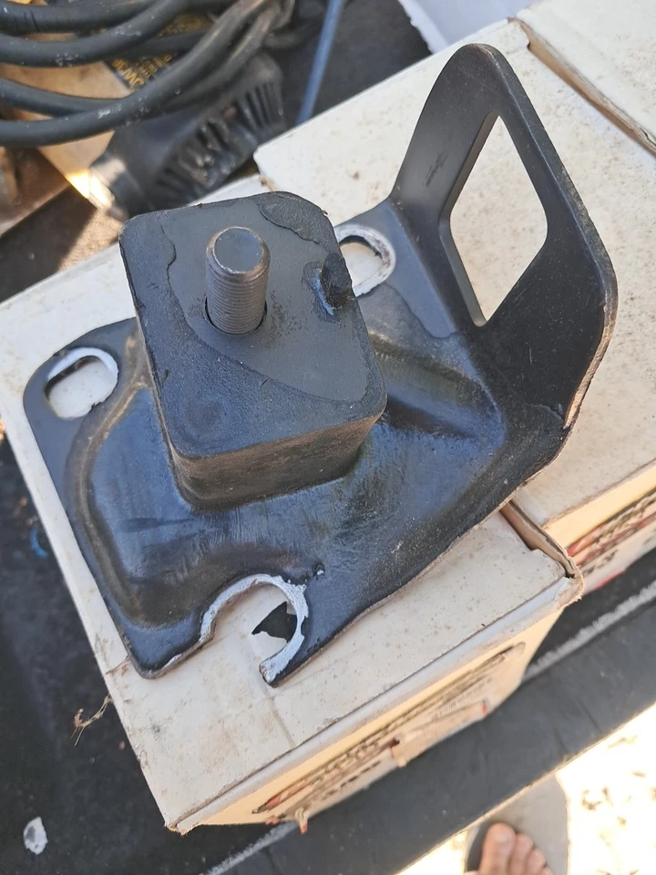 Soporte de motor delantero derecho para PONTIAC ASTRE CHEVROLET MONZA STARFIRE SUNBIRD VEGA Foto 2 de 4