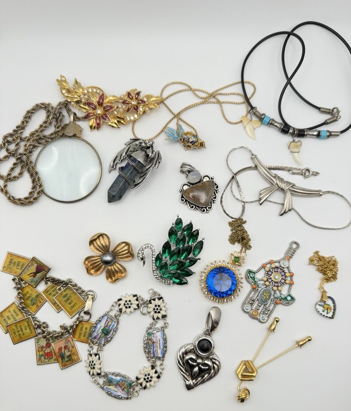 Fashion Jewelry Lot Of Pendants, Brooch, Pins, Necklace Rings