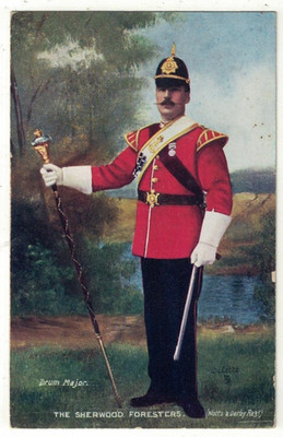 Tucks Künstler gezeichnete Postkarte The Sherwood Foresters Drum Major Notts & Derby Rgt