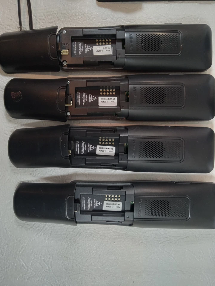 Teléfonos inalámbricos AT&T CL82414 4 teléfonos, base, 3 cargadores, caja, sin baterías Foto 3 de 4