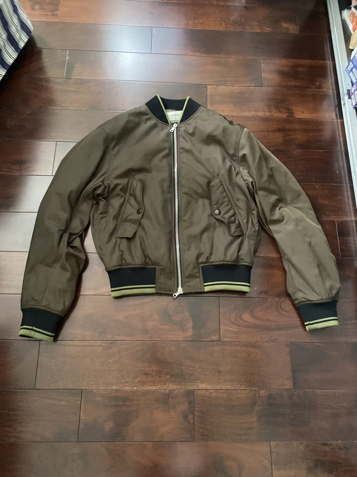 Chaqueta de bombardero Dries Van Noten con cremallera trasera (2024) - caqui Foto 2 de 4