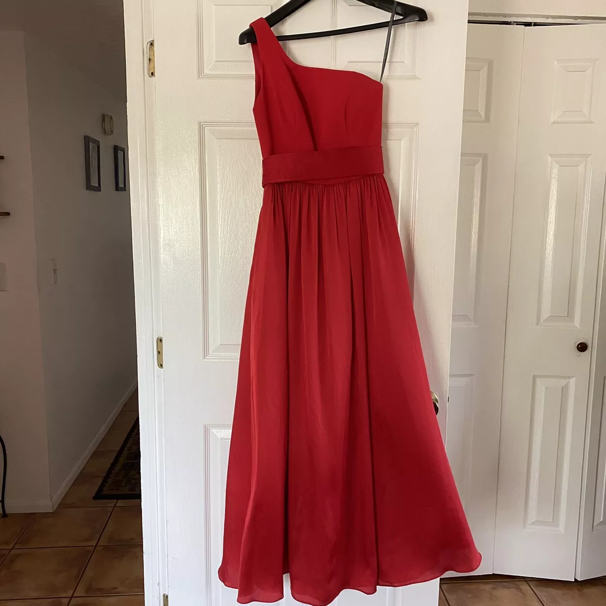 White Vera Wang Women’s Red Long One Shoulder Flared Hem Formal Dress Size 0