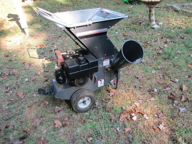 Craftsman Wood Chipper Shredder 10hp. Great for leaves & small branches