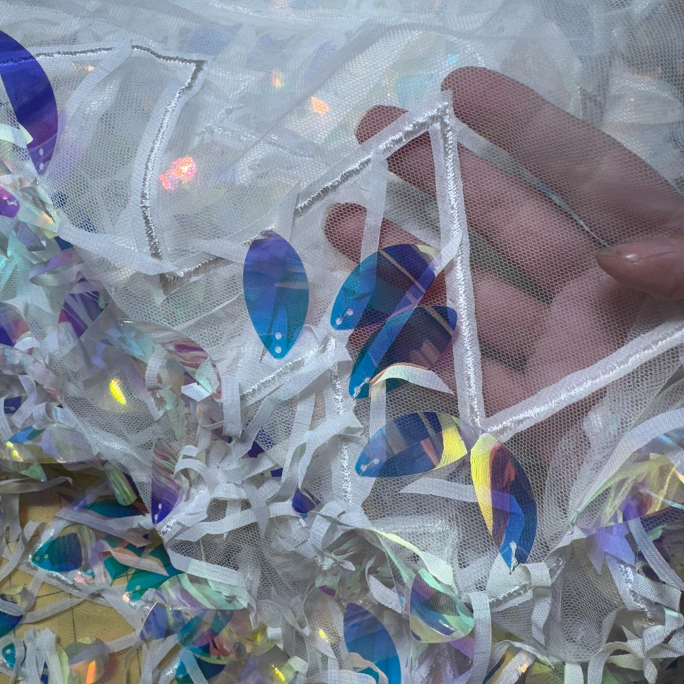 Tela de lentejuelas iridiscentes ovaladas Jumbo Chevron blanca inusual #BT Foto 4 de 4