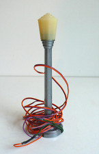 TRAINS ÉCHELLE "O"    LAMPADAIRE PLASTIQUE   Ht 14,5 cm   BON ÉTAT  NON TESTÉ