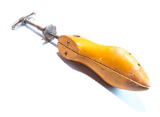 Antique Cobbler's Wooden Shoe Mold/Form Screw Type Stretcher 1-9-1/4" Long