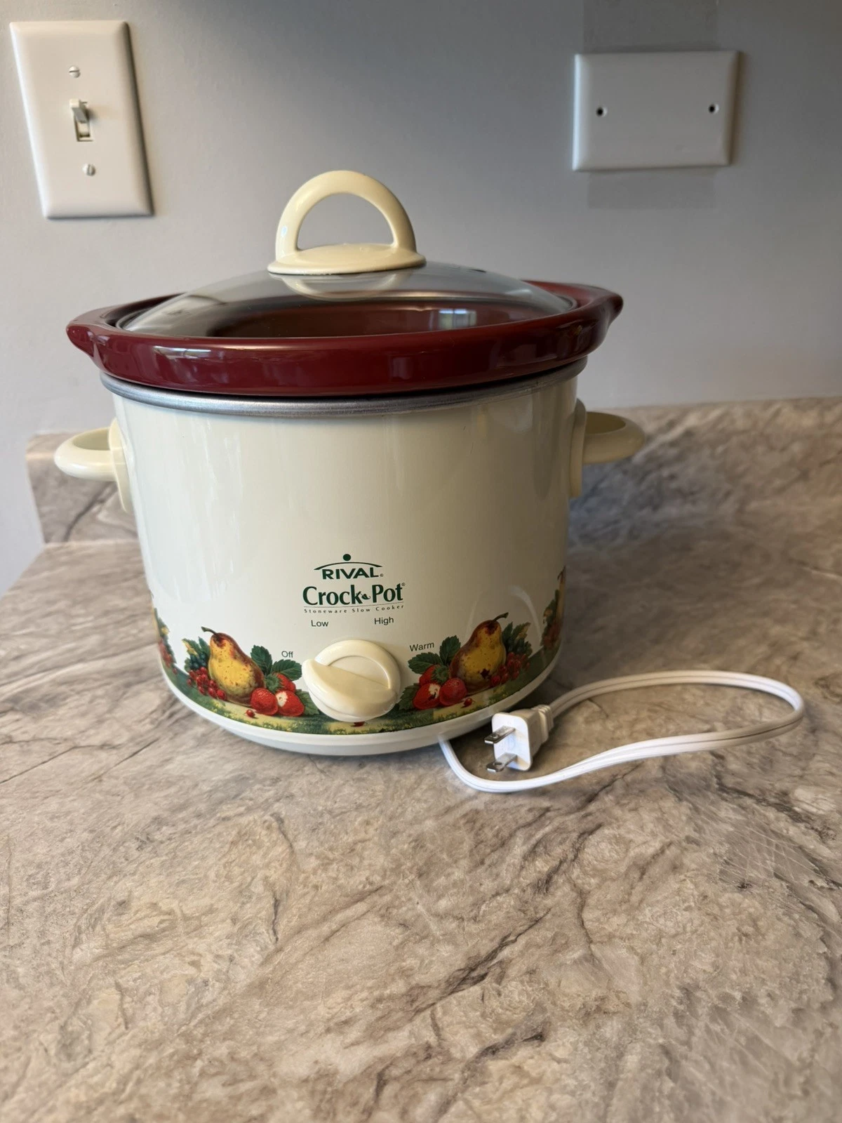 Rival 2 1/2 QT Crock Pot Slow Cooker Model SCR300-R-NP - Tested Great Condition
Opens in a new windo