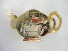 PUSSY TO TEA Shackman Vintage Mini 20Pc Toy Tea Set in teapot shaped Box UNUSED