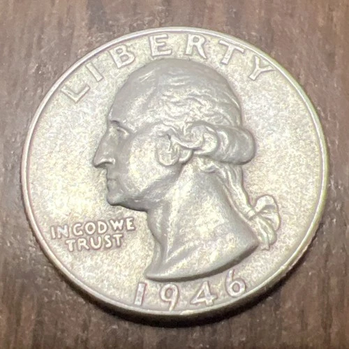 1946 UNC 25c Washington Quarter Actual Coin , Clear Date & Rim . Excellent Coin