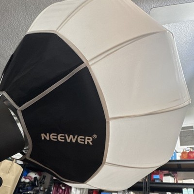 Neewer Round Parabolic Softbox White Black Portable with Carrying Bag