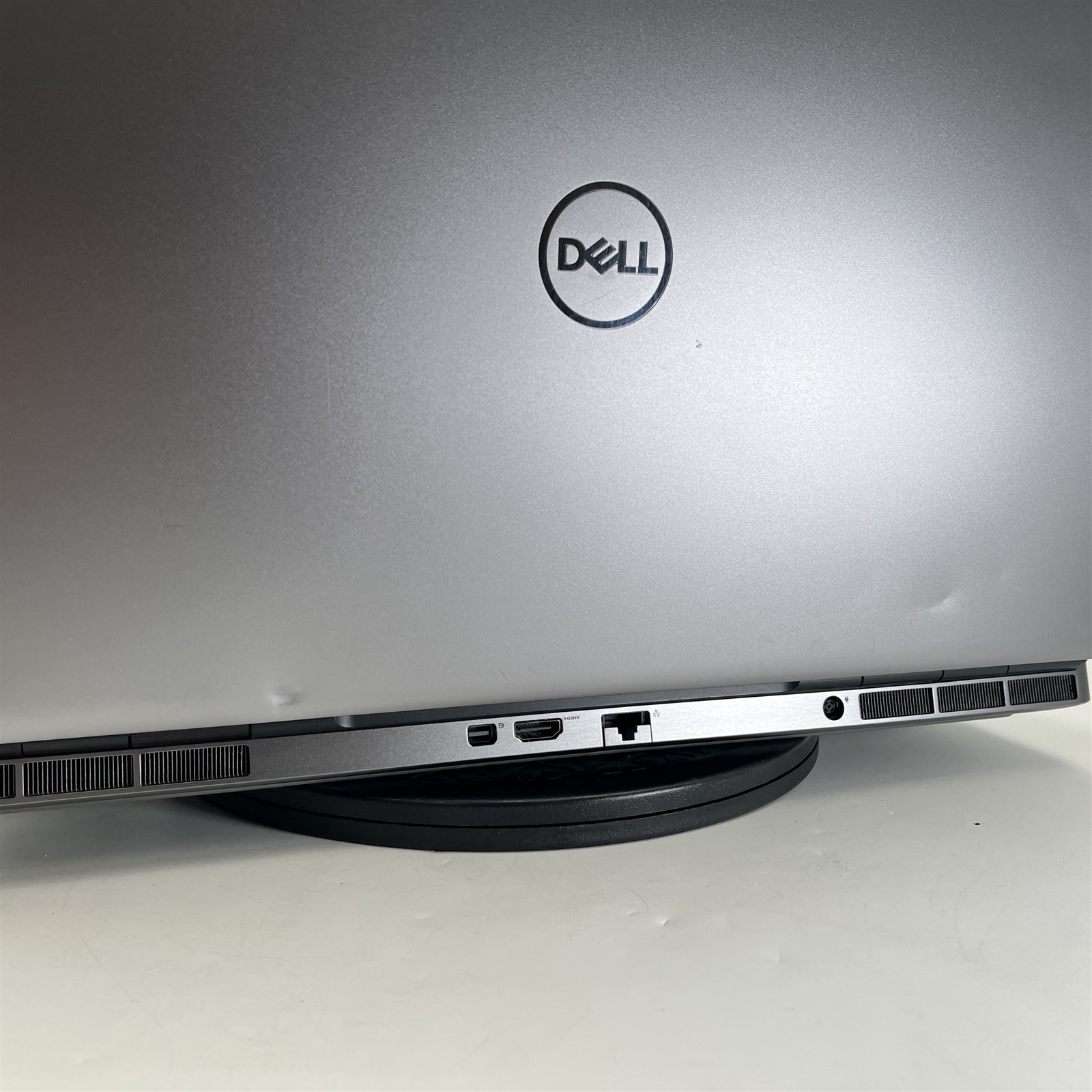 Dell Precision 7760 i7-11850H 2.50GHz/64GB RAM/1TB NVMe*Dents