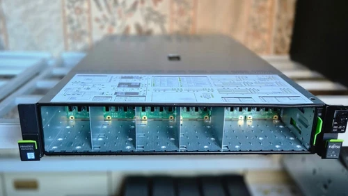 Fujitsu RX2540 M5 2x Xeon 4214 / 192GB RAM / EP540i / 2x 2.4TB + 2x 900GB HDD