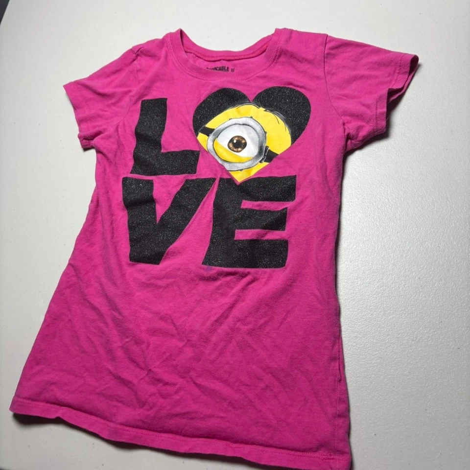 Camiseta Y2K Ajustada Despicable Me Rosa “LOVE” Minion Gráfico Bebé Foto 2 de 4