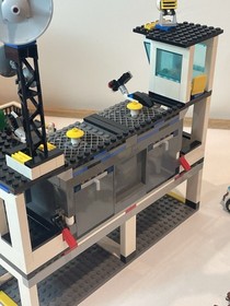 Lego 7744 City: Police Headquarters 95% Complete Minifigures Manuals