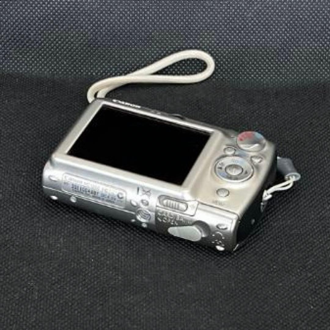 Canon IXY Digital 1000 Silver 10MP Compact Camera with Accessories