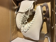 New Riedell Women s Leather Figure Skates Size 7 US Model 110 White GR4 Blade