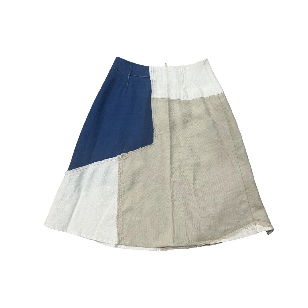 Юбки держа лошадей