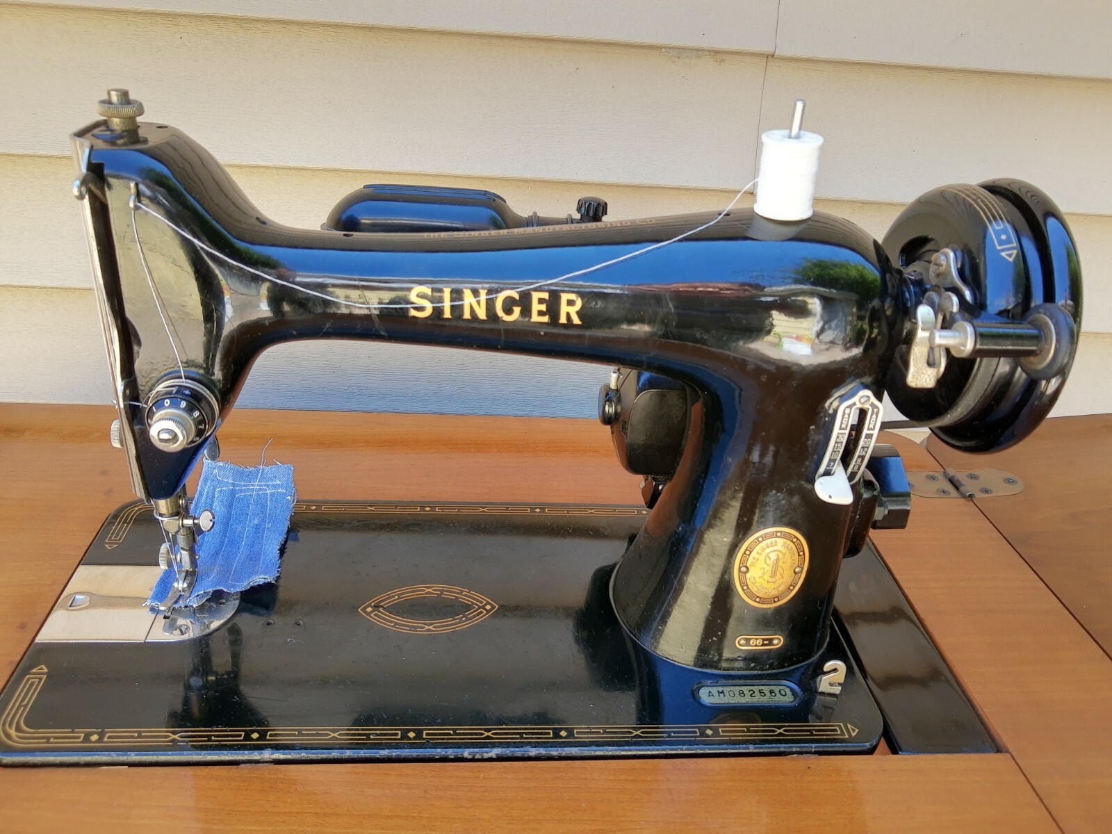 Singer 66 Vintage Sewing Machine: How to Thread the Machine 