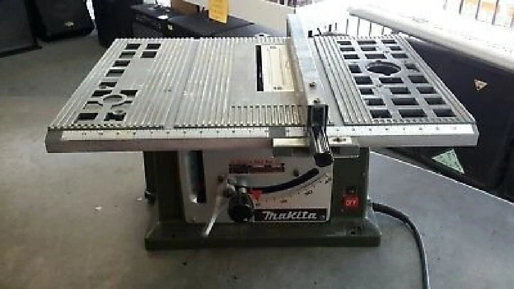 Makita 2708 Table Saw Roller Auctions, 58 OFF