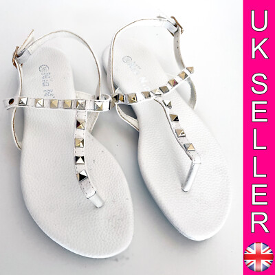Damen Flip Flops Sandalen Sommer Nieten flacher Tanga Knöchelriemen Bling Schuhe