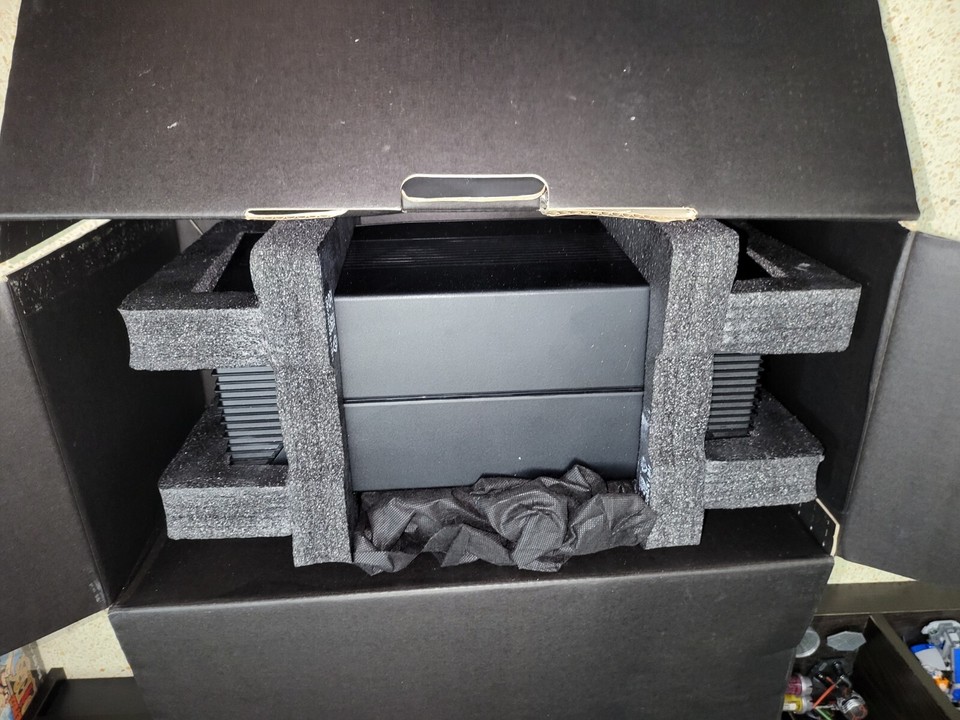 Dell Alienware Graphics Amplifier Model Z01g With Cables Box No