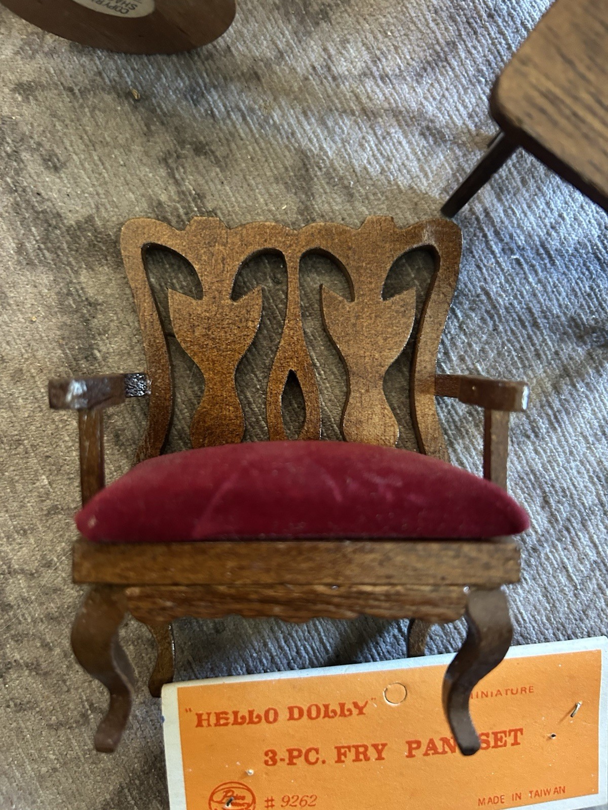 Lot Vintage Doll House Miniature Furniture Piano Rug Bed Dresser Music Box Table